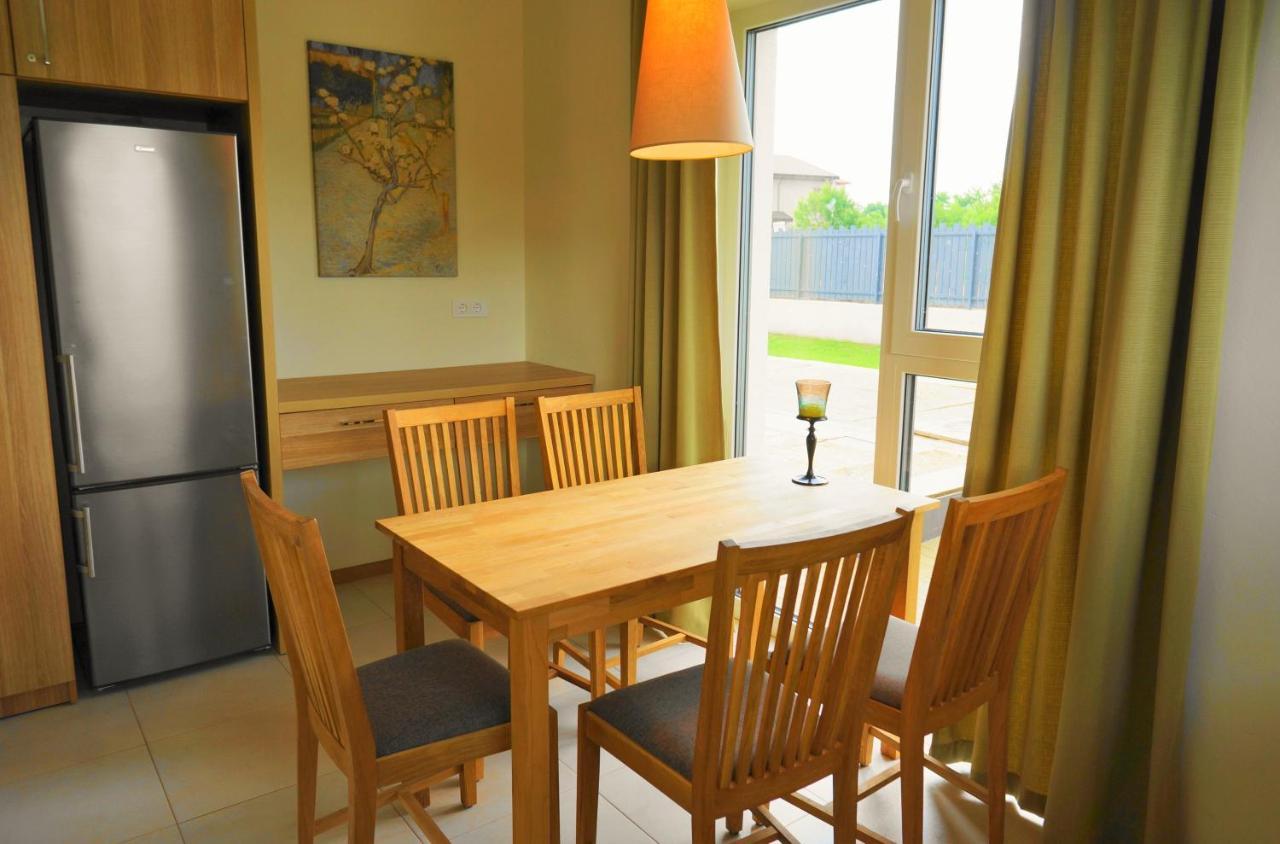 פלאנגה Smelio Vila Apartments מראה חיצוני תמונה